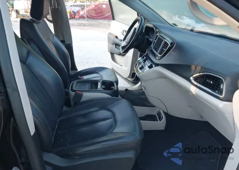 2019 Chrysler Pacifica Touring L z USA, uszkodzony, nr VIN 2C4RC1BG4KR583065